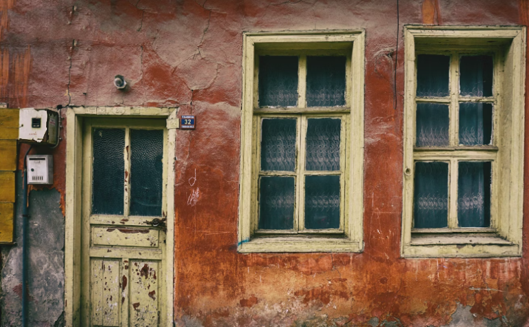 5 Signs You Need to Get Your Home Windows Replaced